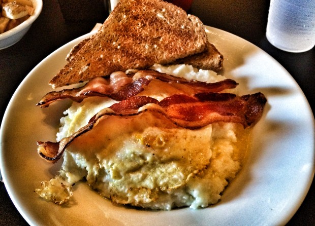 Bacon, Egg & Cheese Grits Bowl
